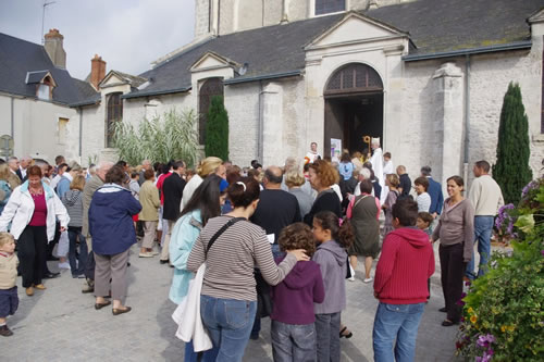 Importance de la paroisse dans l'accueil et l'intégration de l 'étranger Importance de la paroisse dans l'accueil et l'intégration de l 'étranger